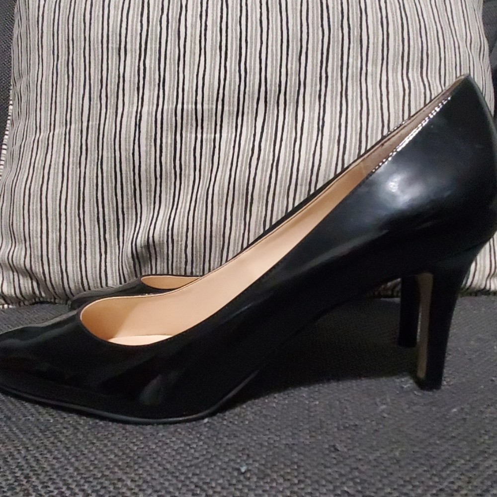Cole Haan pumps - Picture 3 of 6